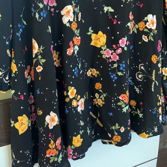 Black flower pattern long sleeve dress - Picture 7 of 8